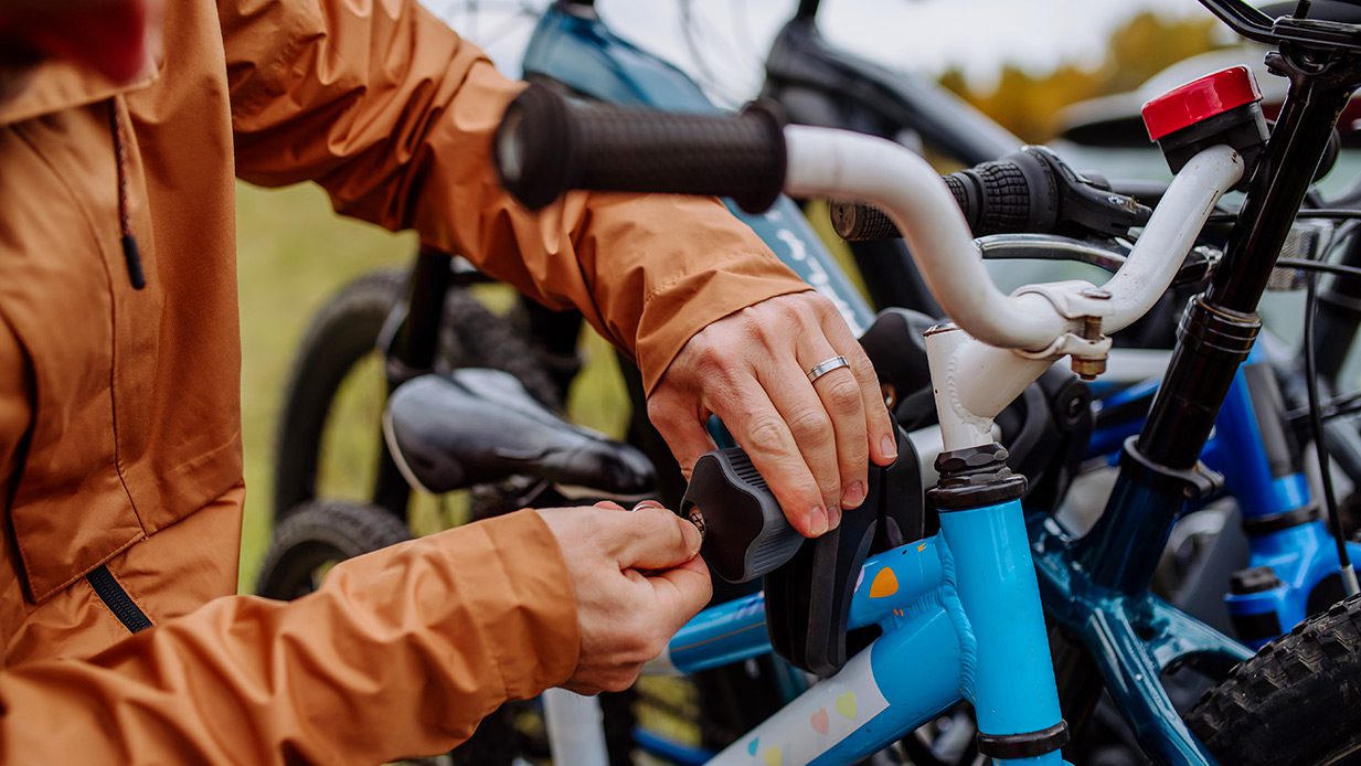 How To Lock A Bike On A Car Bike Rack? 5 Easy Ways!